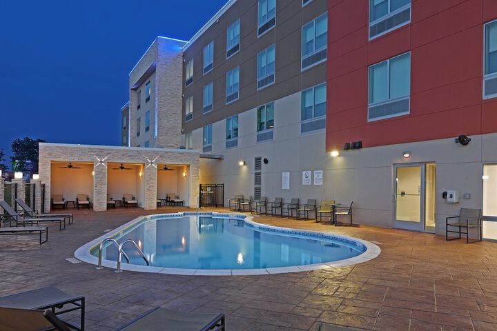 Pool 10 of 47