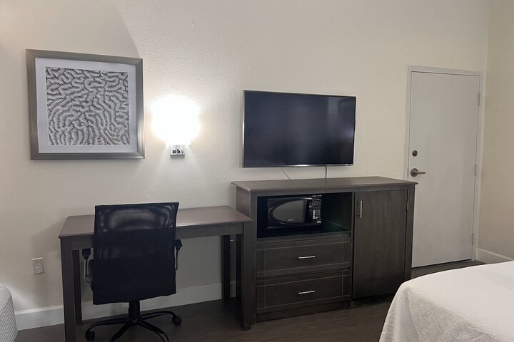 Room 26 of 38
