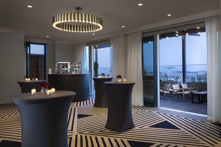 Kimpton Journeyman Hotel by IHG
