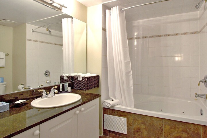 Room 52 of 62