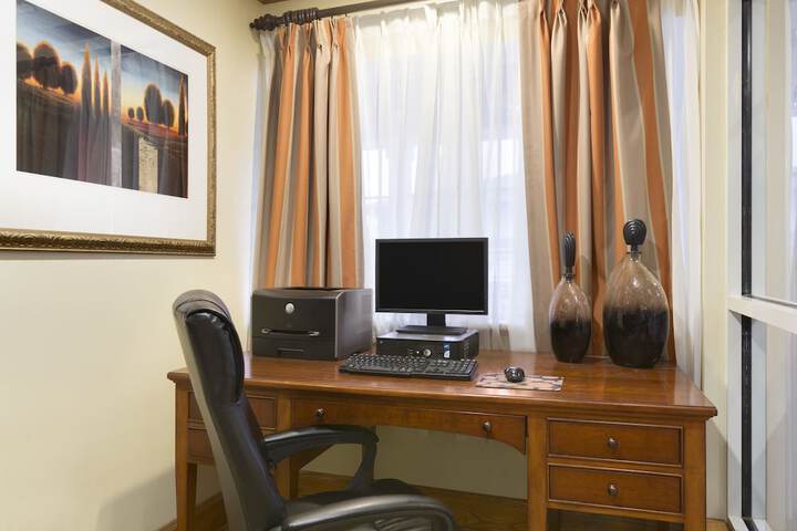Business Center 14 of 14