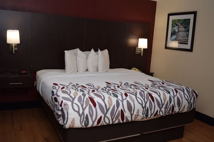 Room 16 of 34