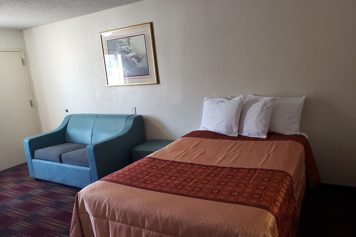 Americas Best Value Inn & Suites Harrisonville