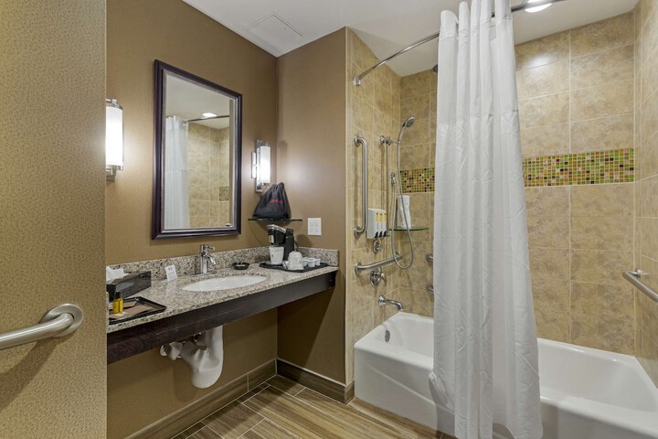 Room 15 of 34