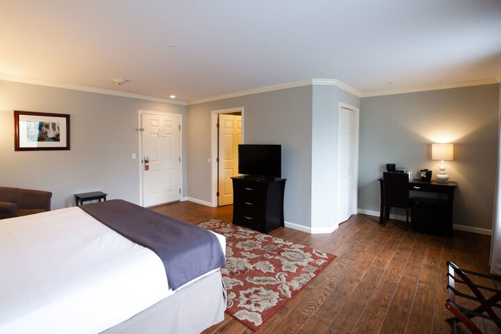 Room 6 of 51
