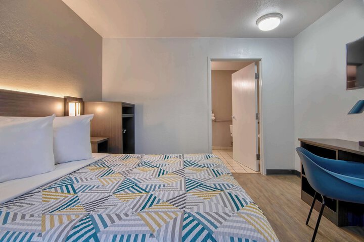 Room 36 of 41