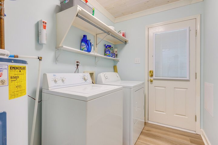 Creekfront Dauphin Island Cottage: Walk to Gulf!