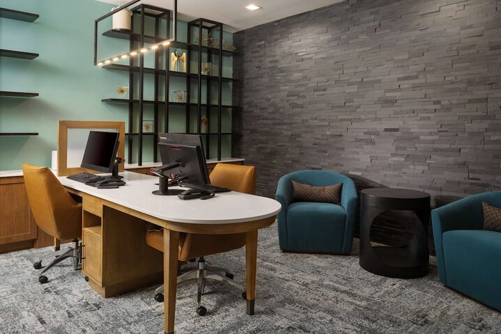 Business Center 31 of 31