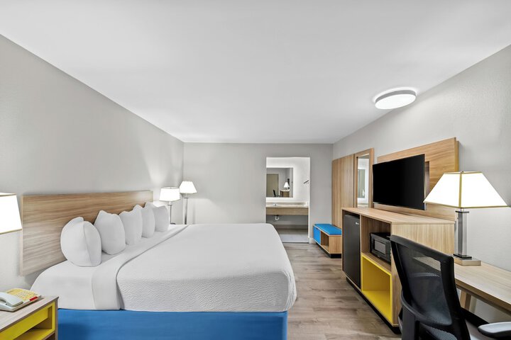 Days Inn by Wyndham Chesapeake