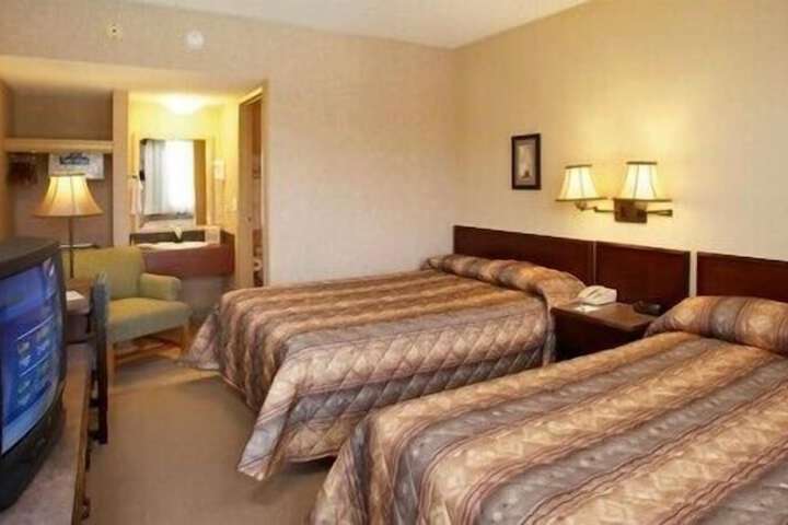 Langley Hwy Hotel