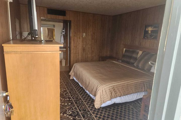 First Inn by OYO Quinter Hwy 70