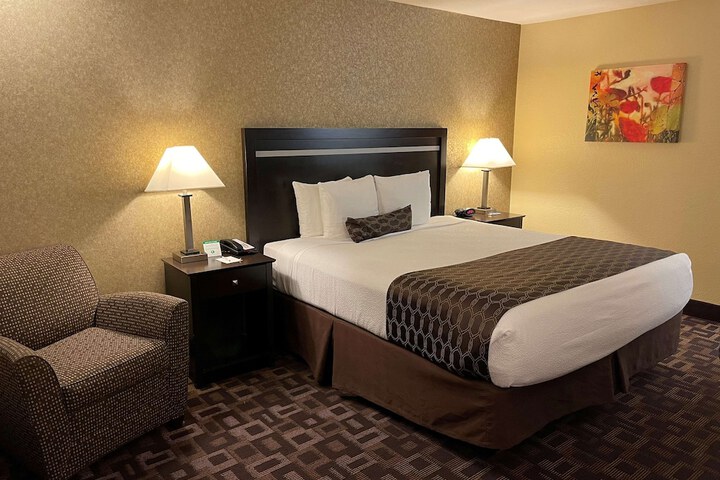 Room 6 of 22