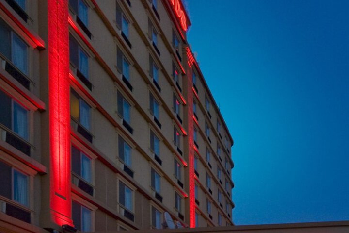 Meadowlands Plaza Hotel