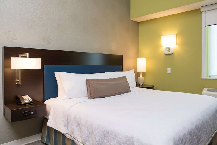 Room 15 of 25