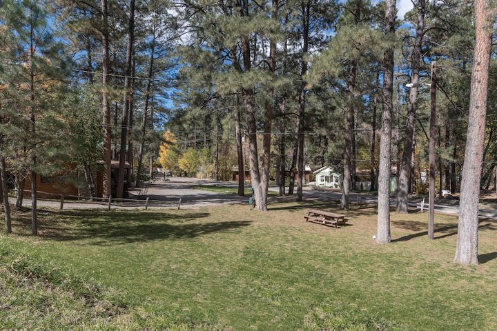 Upper Canyon Inn & Cabins