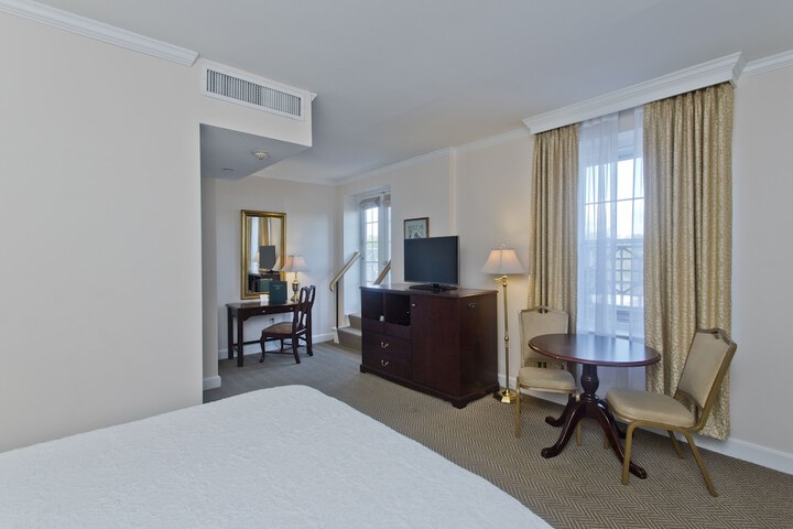 Room 4 of 47