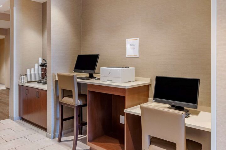 Business Center 47 of 47