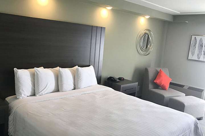 Room 52 of 83