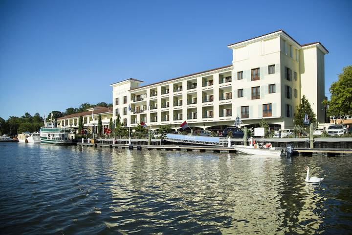 Hotel 3 of 35
