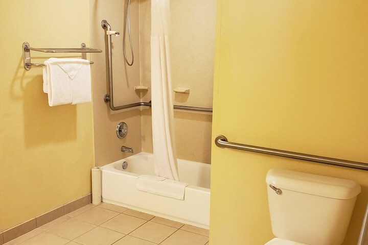 Quality Inn & Suites Vancouver - Hazel Dell