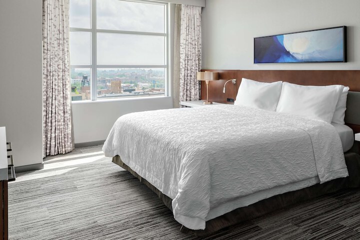Room 13 of 48