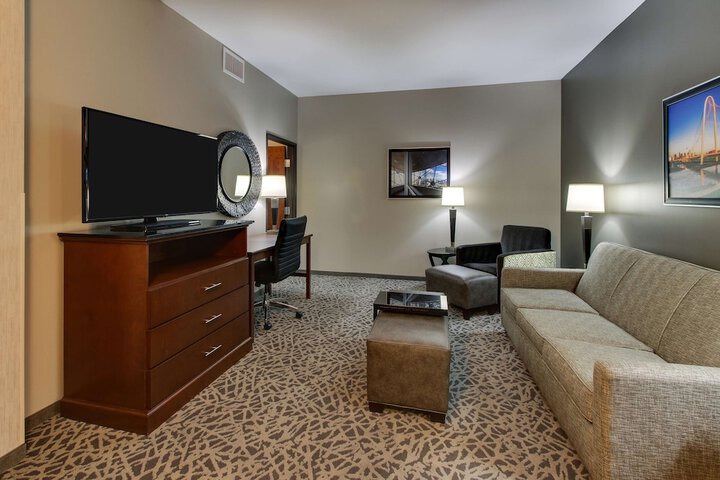 Room 42 of 101
