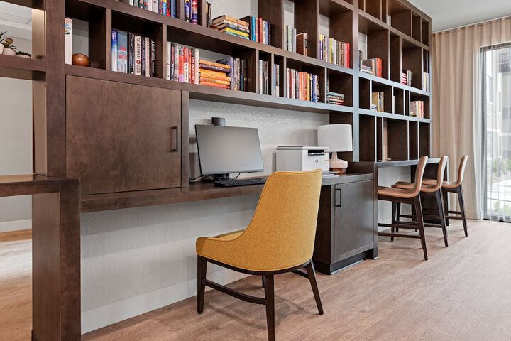 Business Center 34 of 40