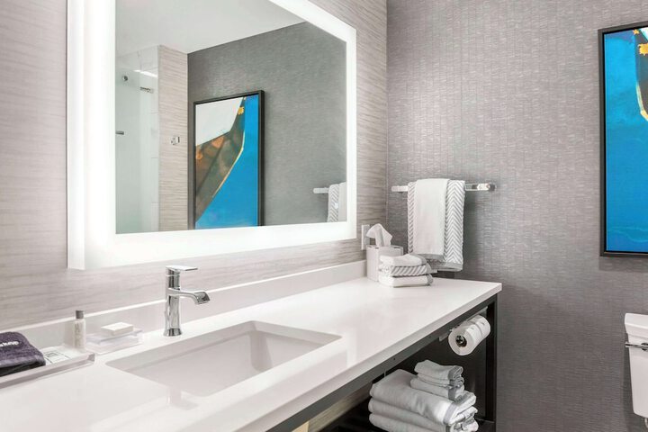 Cambria Hotel Niagara Falls
