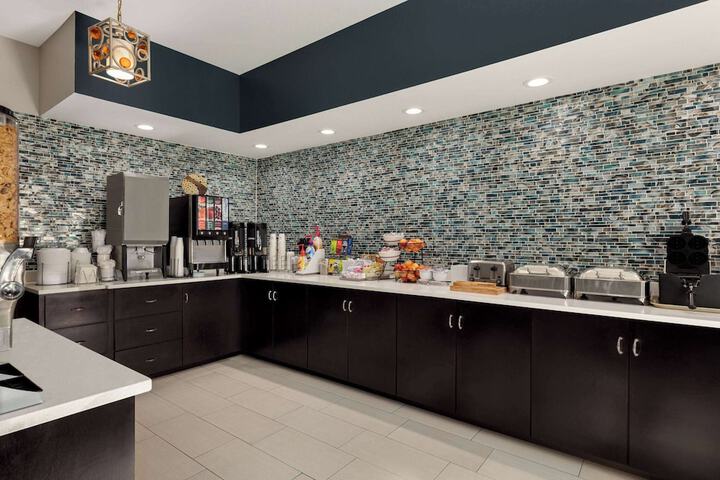La Quinta Inn & Suites by Wyndham Oxford - Anniston