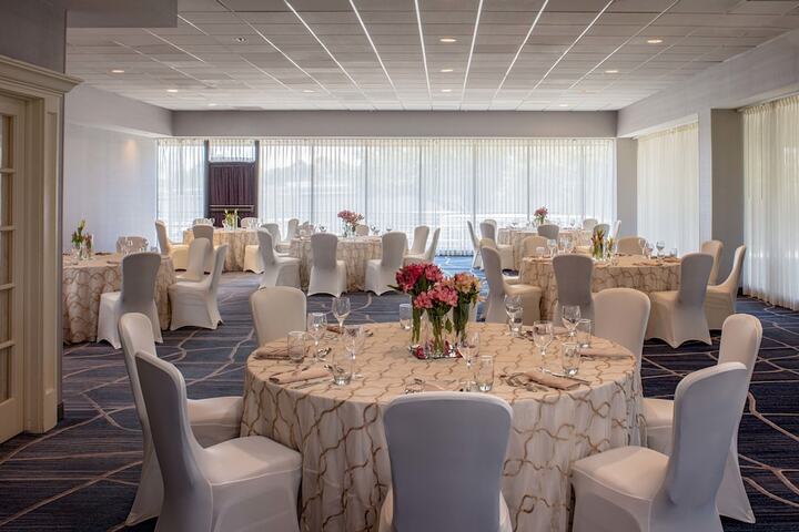 Ballroom/Hall 44 of 49