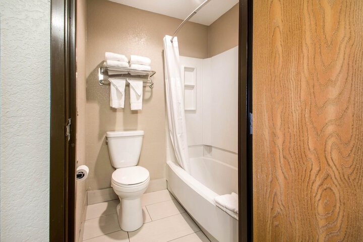 Room 12 of 43