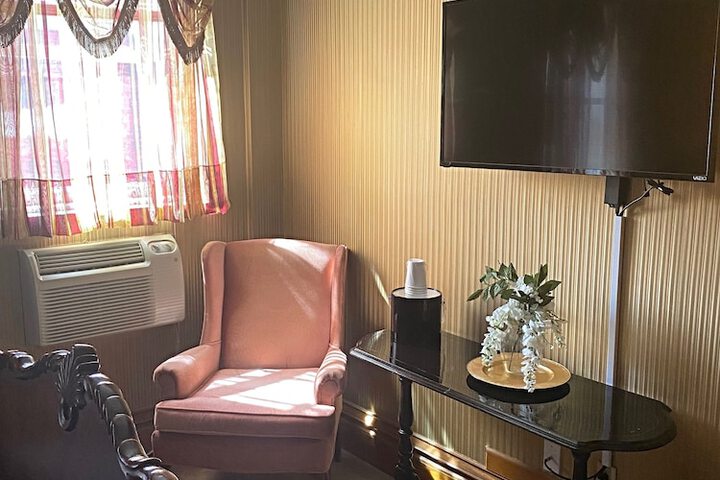 Room 19 of 37