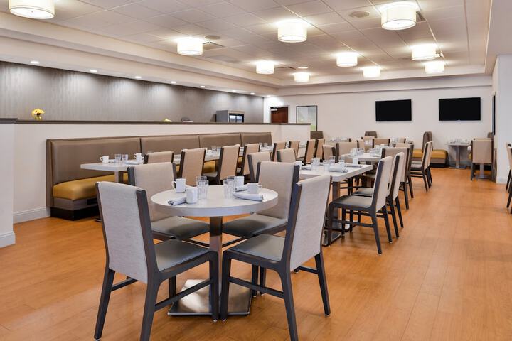 Holiday Inn Hotel & Suites Rochester - Marketplace by IHG