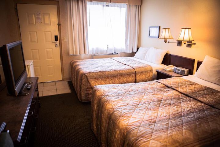 Langley Hwy Hotel