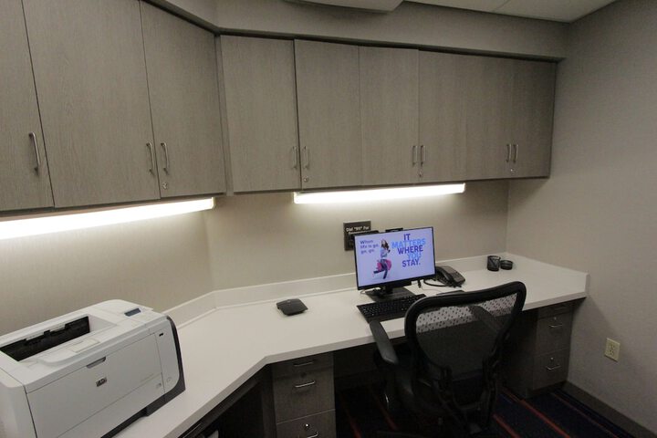Business Center 22 of 22