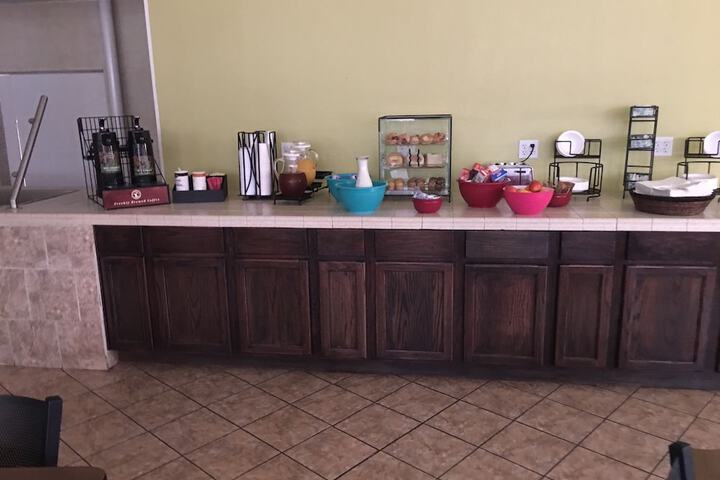 Breakfast/Coffee Service 13 of 15