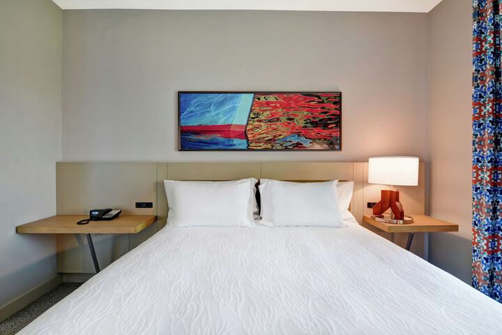 Room 9 of 40