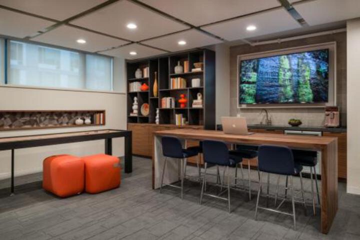 Global Luxury Suites on Folsom Street