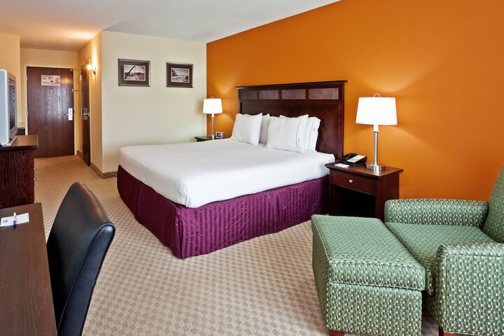 Room 47 of 90