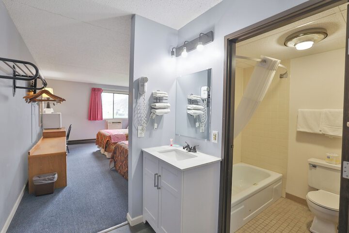 OYO Hotel Pipestone MN Canterbury Park