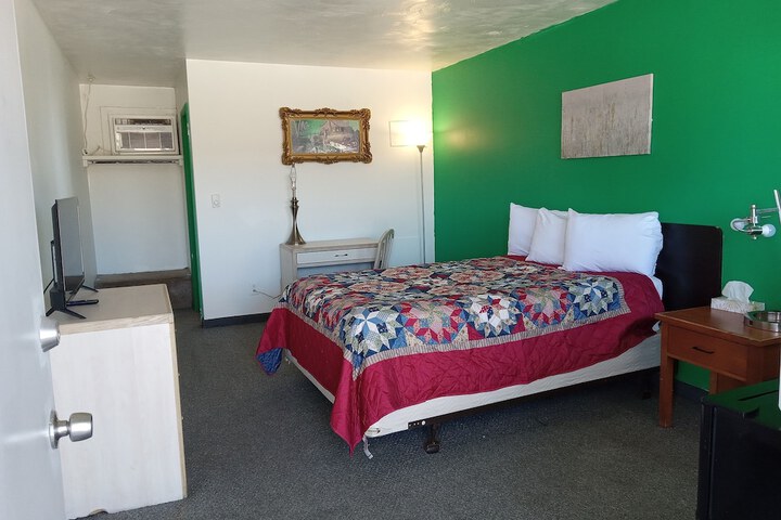 Room 43 of 64