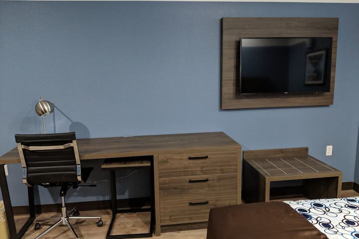 Room 11 of 28