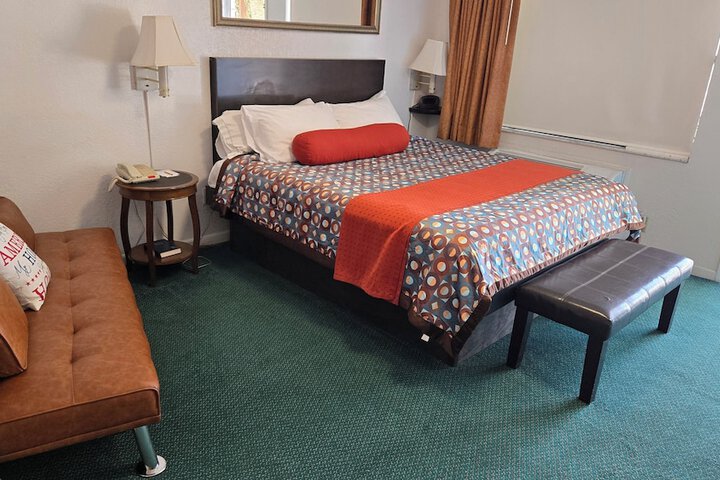 Room 25 of 46