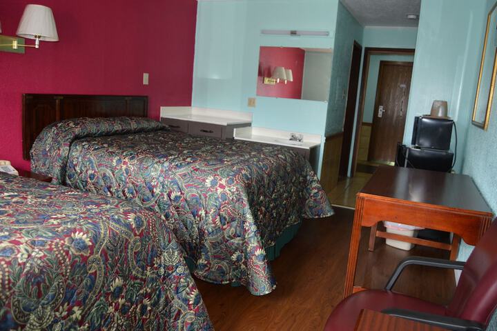 Budget Inn of Claypool Hill