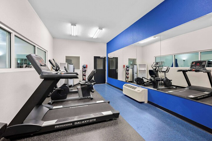 Microtel Inn & Suites by Wyndham Sweetwater