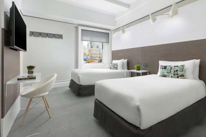 Room 32 of 56