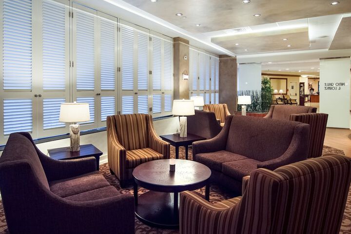 Lounge 61 of 76