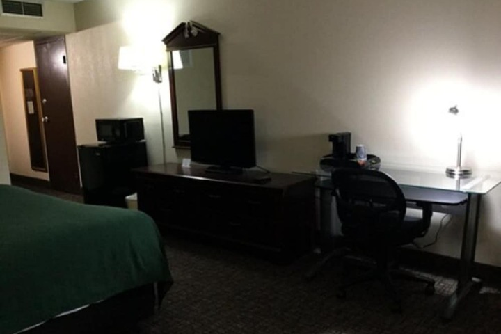 Room 25 of 66