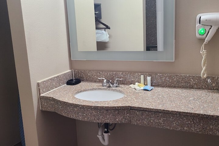 Super 8 by Wyndham Lubbock West