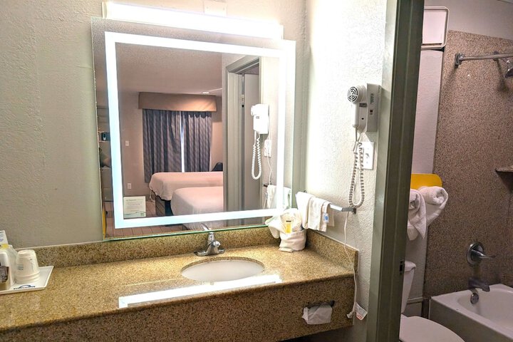 Room 21 of 25